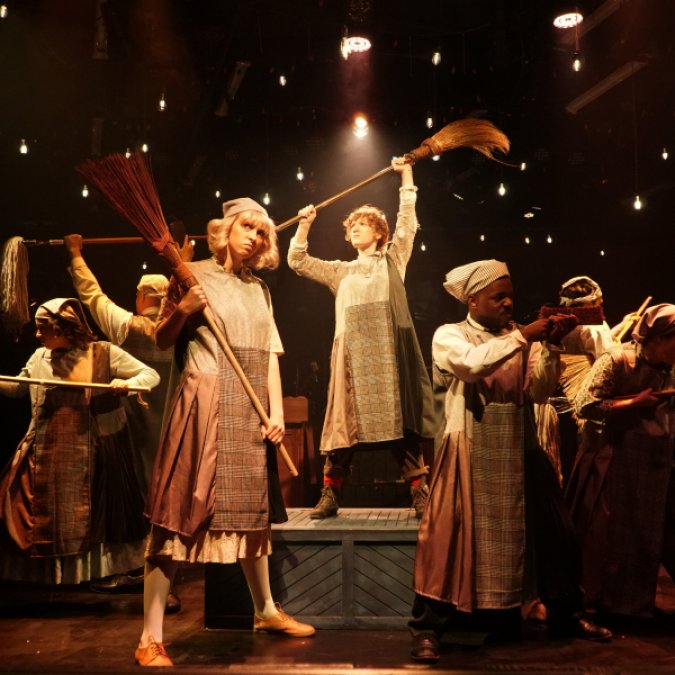 REVIEW: AREA STAGE DEBUTS A LEANER, IMAGINATIVELY IMMERSIVE ‘ANNIE’